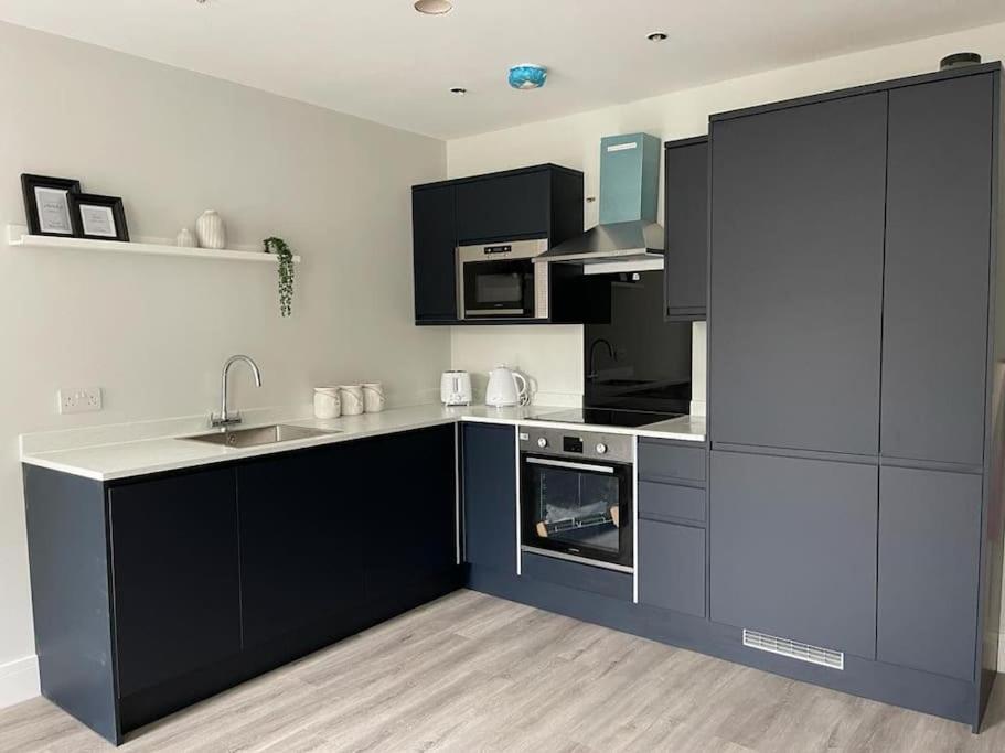 Bright, Vibrant New 1 Bedroom Town Centre Parking Μπόρνμουθ Εξωτερικό φωτογραφία